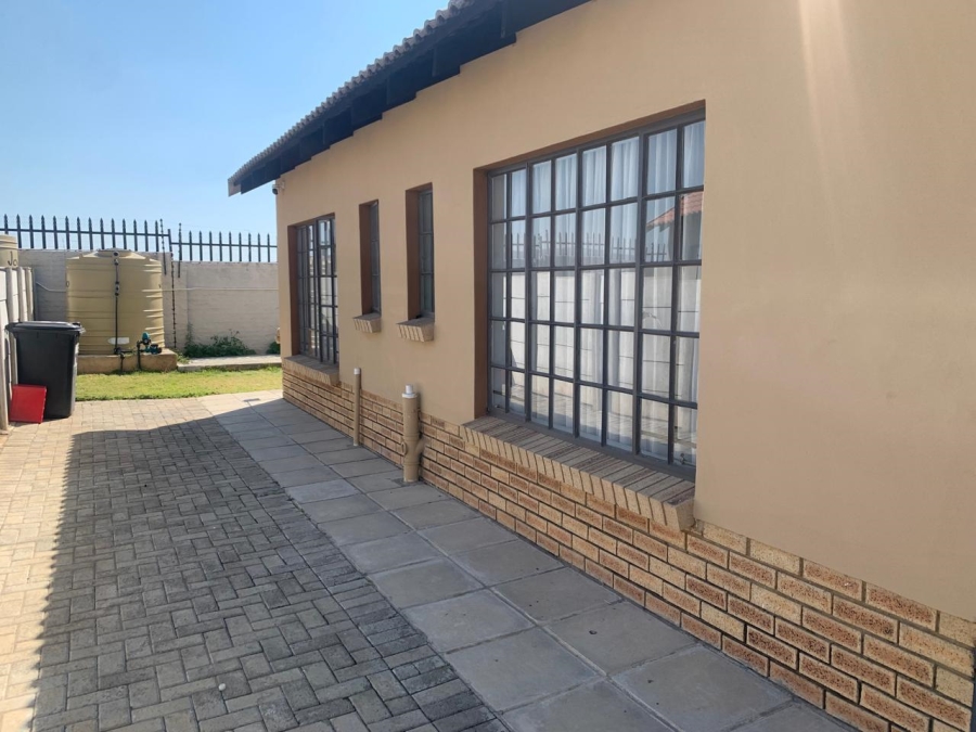 3 Bedroom Property for Sale in Waterkloof East North West